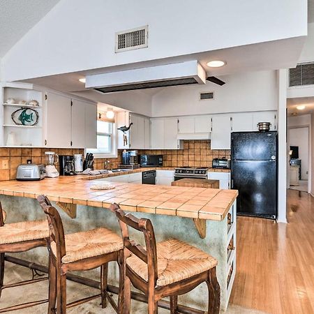 Sea Isle Galveston Getaway Less Than 1 Mile To Beach! Экстерьер фото